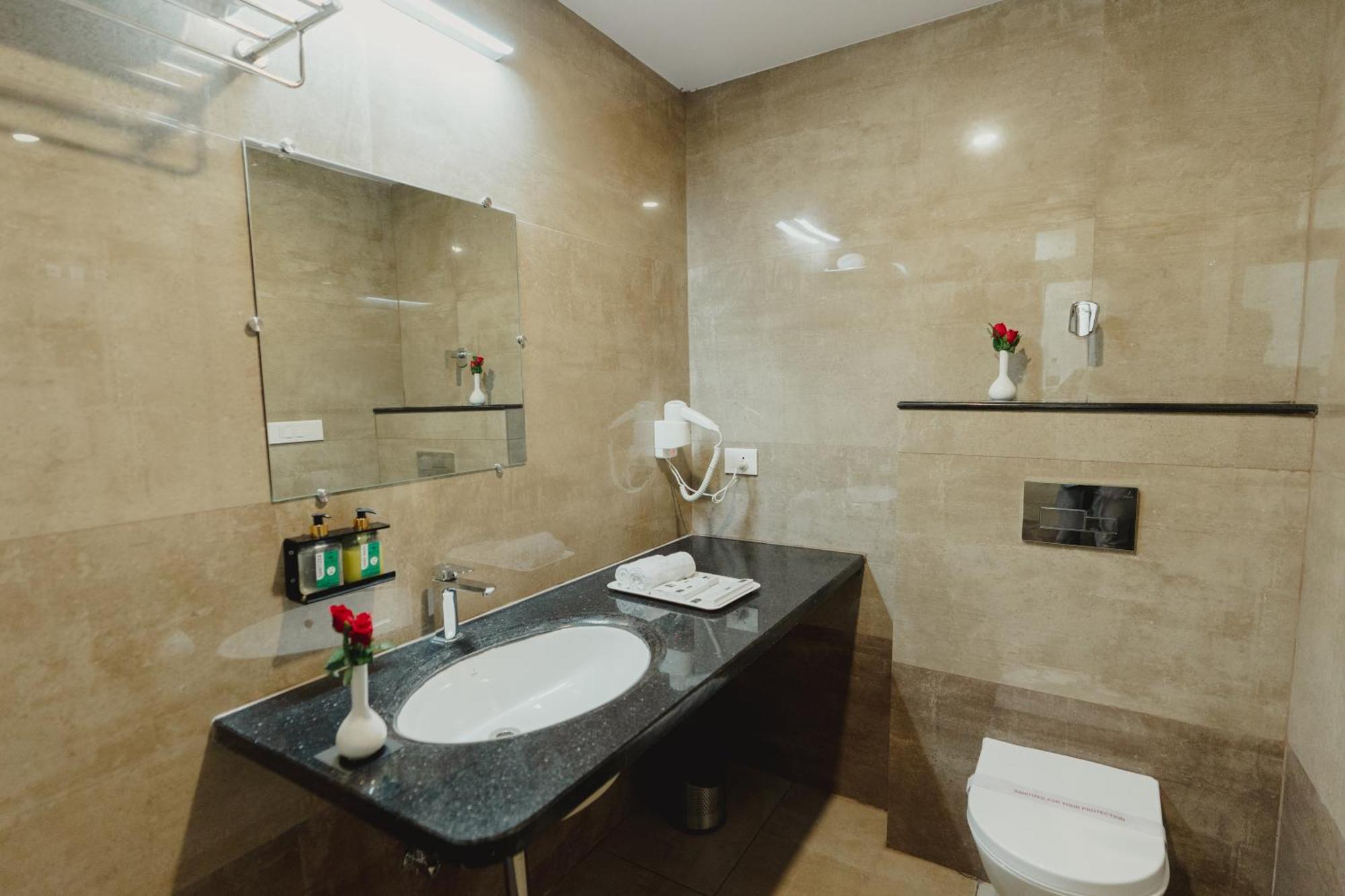 Hotel Bigwig Jabalpur Dış mekan fotoğraf