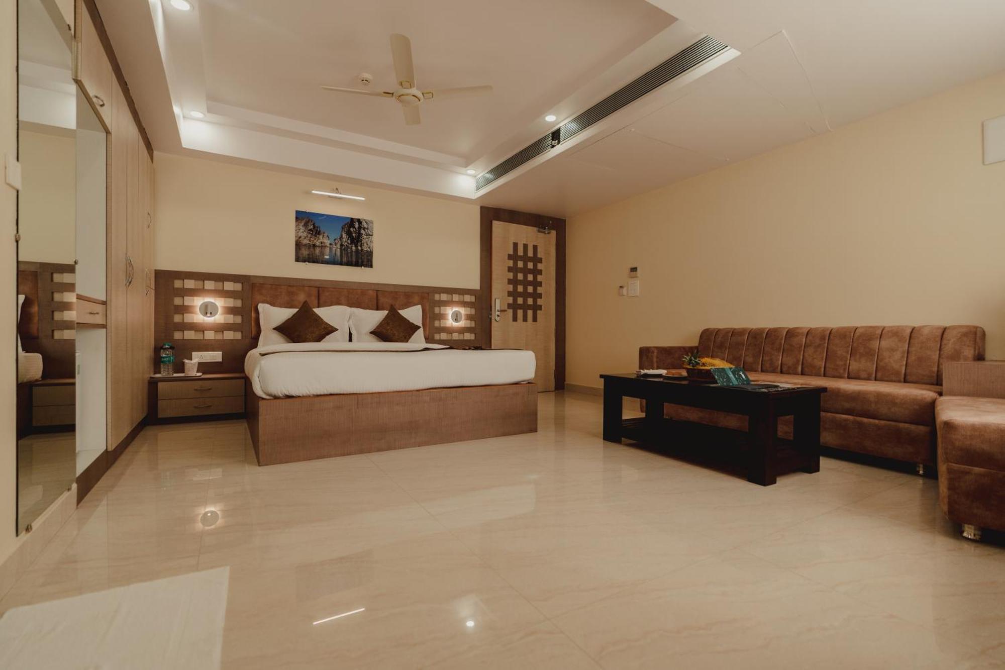 Hotel Bigwig Jabalpur Dış mekan fotoğraf